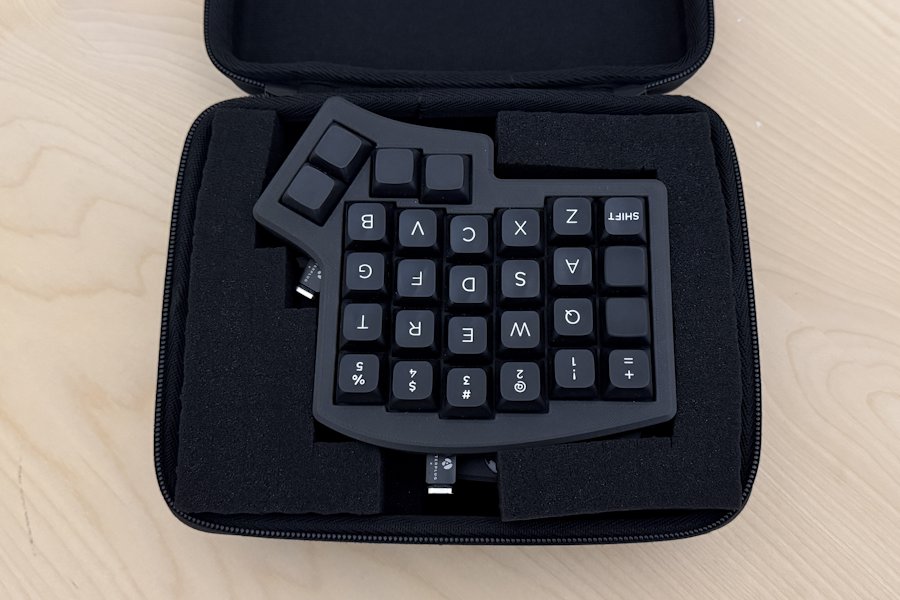 Iris Keyboard Inside Travel Case